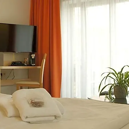 Hotell Mueritzperle 3*